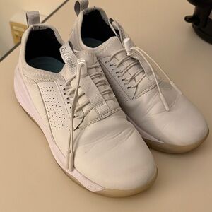 Clove Shoes Women Size 7.5 White Comfort Nursing Work Sneakers Slip Resistant